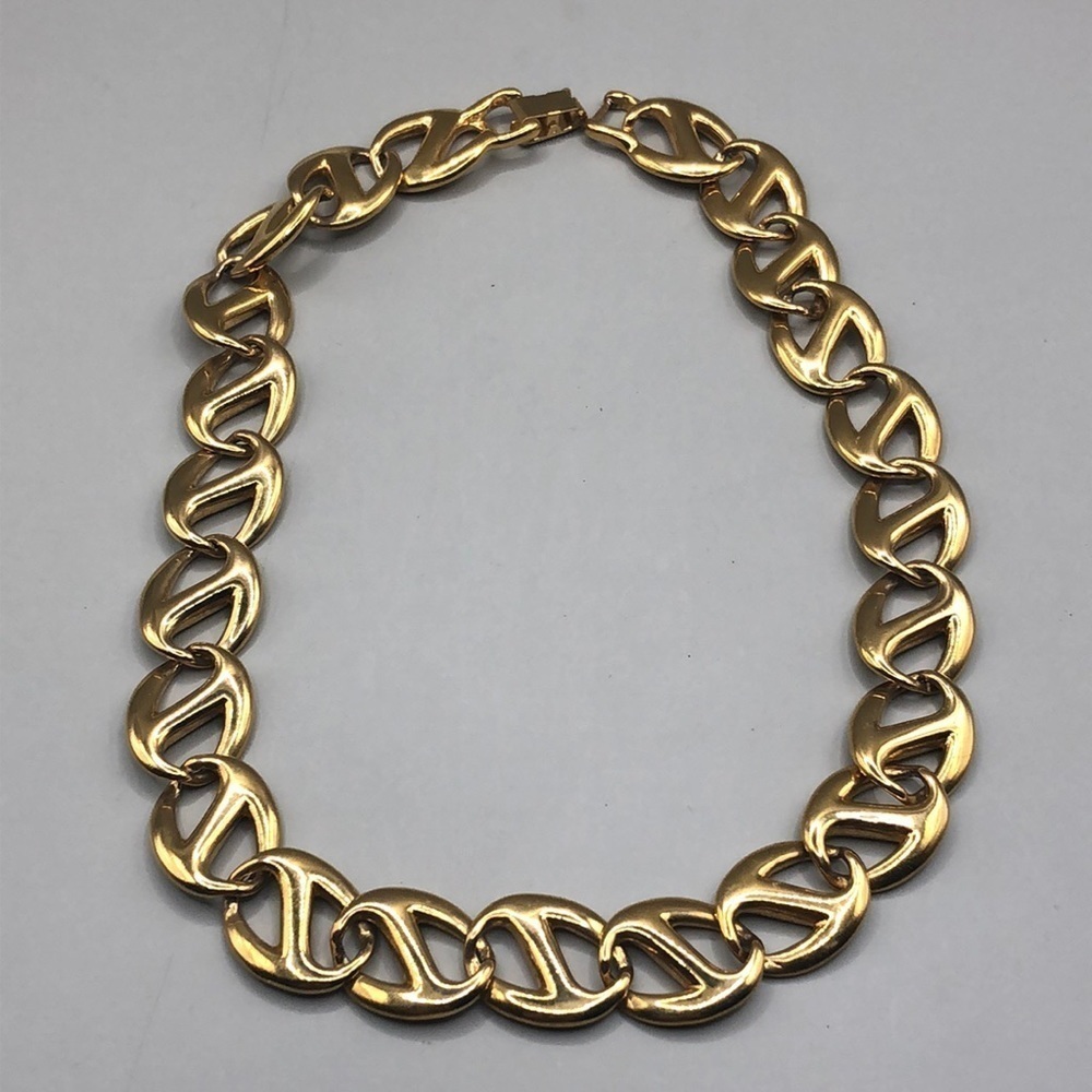 Vintage gold tone chunky chain links statement style costume necklace.